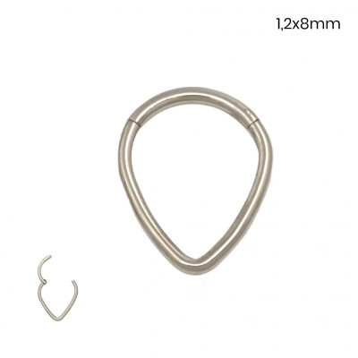 Piercing do nosu 24276901