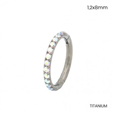 Piercing do ucha 24265103