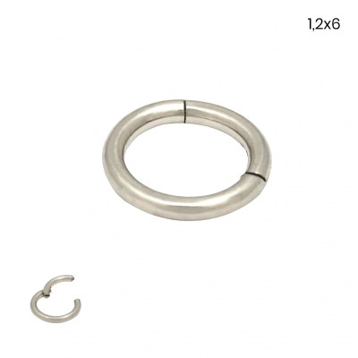 Piercing do ucha 24264601