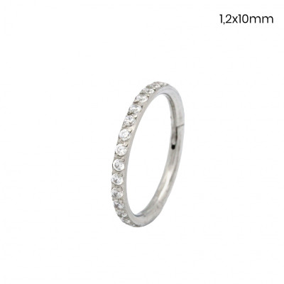 Piercing do ucha 24265201
